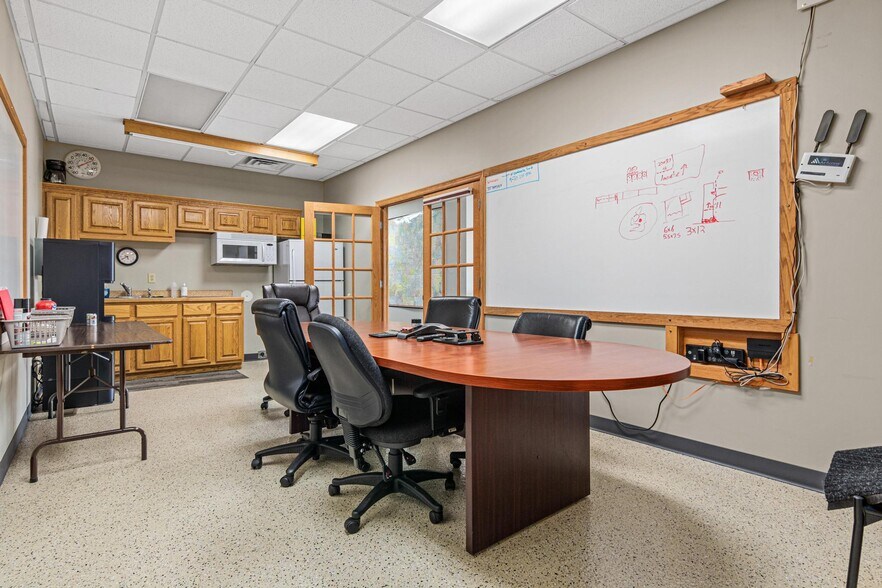 More Photos Of 671-675 Grupe St, Roberts Warehouse For Sale