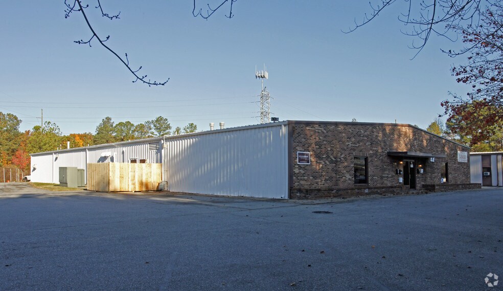 Primary Photo Of 22 Research Dr, Hampton Warehouse For Lease