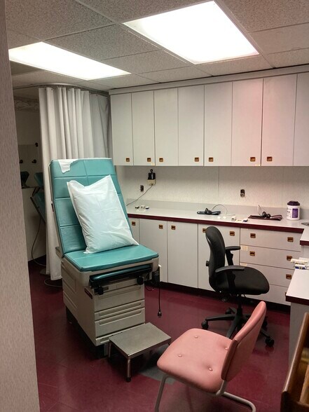 More Photos Of 700 Coventry Dr, Phillipsburg Medical For Sale