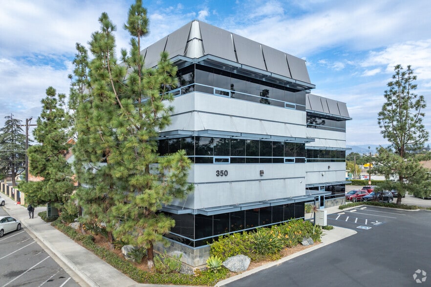More Photos Of 350 W 5th Ave, Escondido Office For Sale