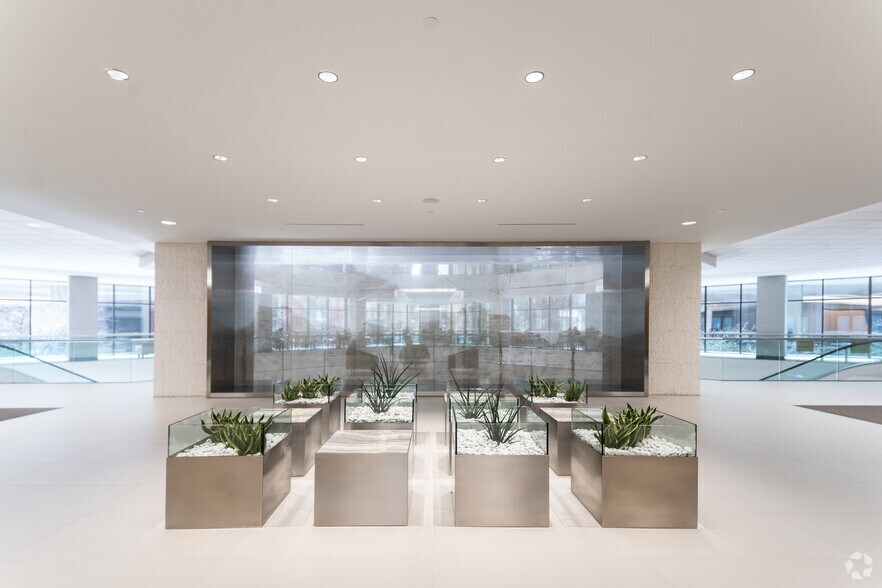 More Photos Of 777 Main St, Fort Worth Office For Lease