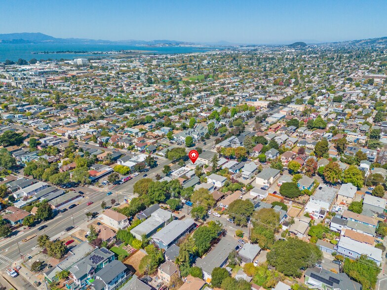 More Photos Of 3109 Sacramento St, Berkeley Storefront Retail Residential For Sale