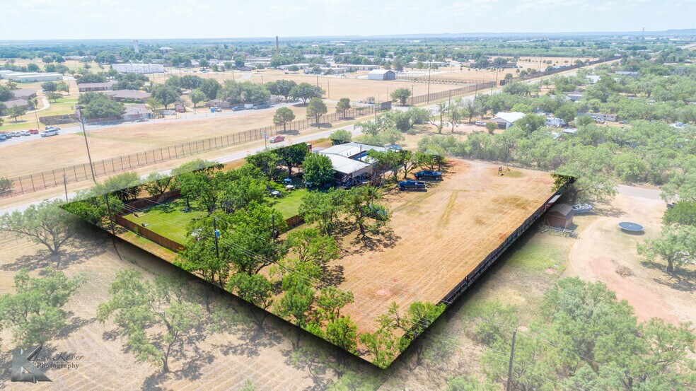 More Photos Of 2180 Maple St, Abilene Specialty For Sale