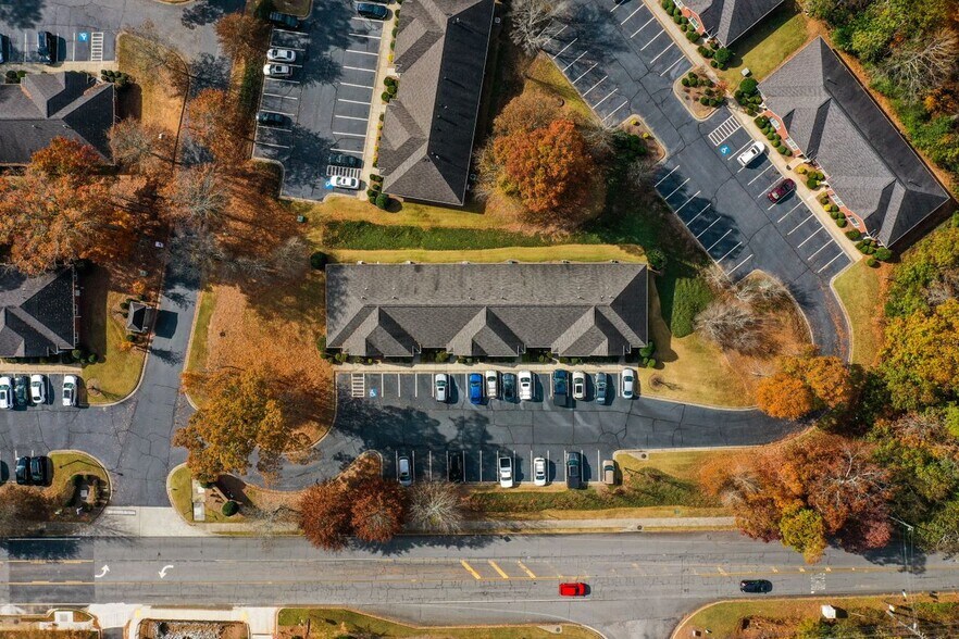 More Photos Of 101-106 Bombay Ln, Roswell Medical For Lease