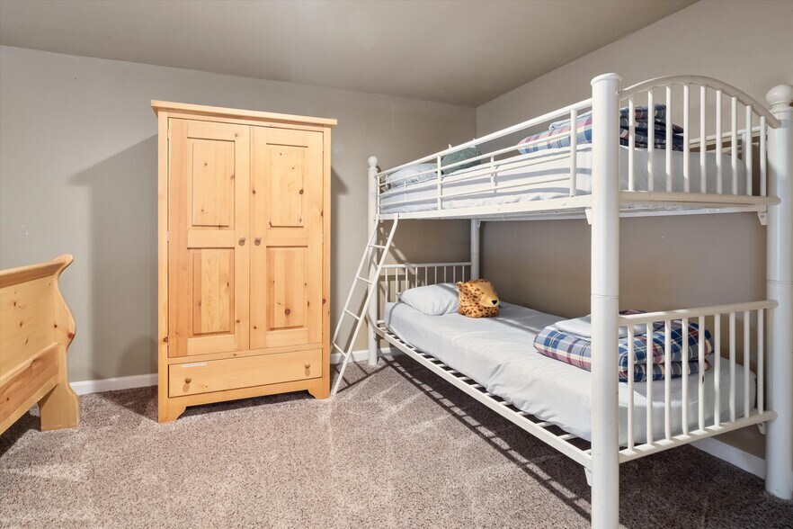 More Photos Of 53345 Riverview Dr, La Pine Multifamily For Sale