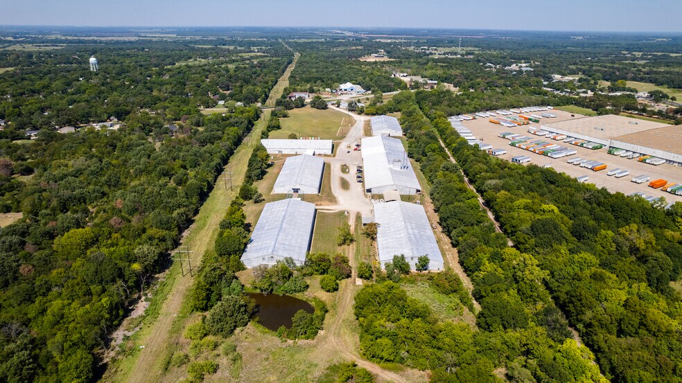 More Photos Of 401 Hardy Ave, Corsicana Warehouse For Lease