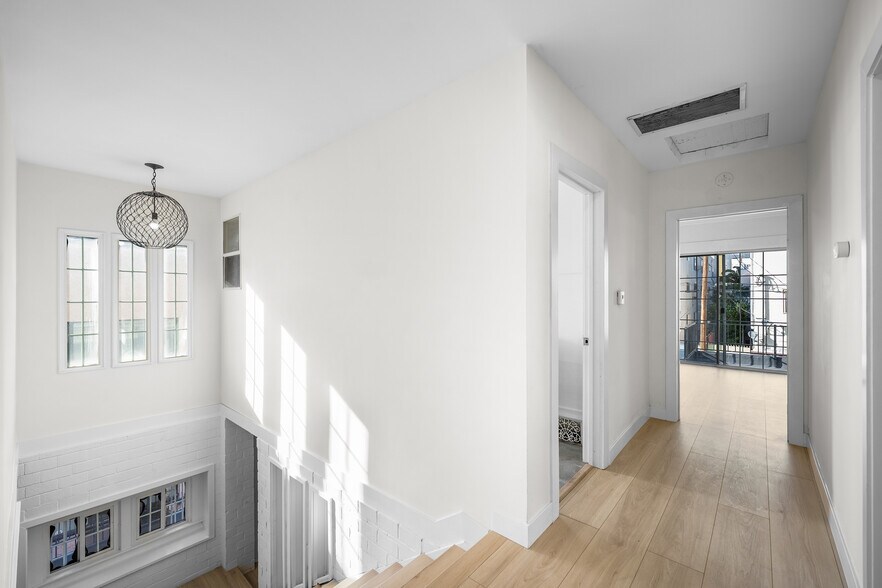 More Photos Of 2823 W 8th St, Los Angeles Office For Lease