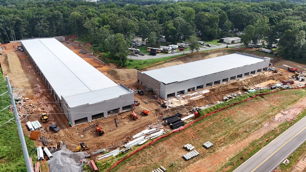 More Photos Of 2570 Atlanta hwy, Cumming Flex For Lease