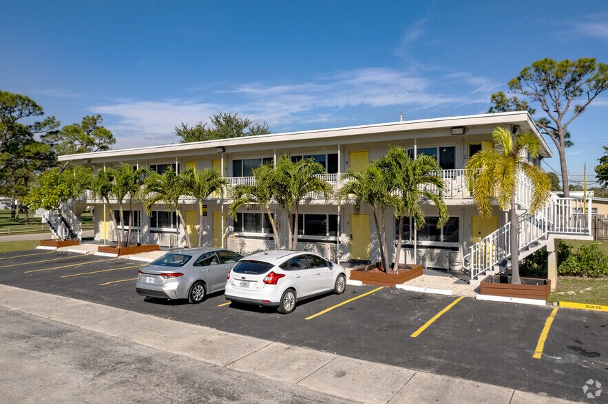 Primary Photo Of 2781 SW 2nd St, Fort Lauderdale Apartments For Sale