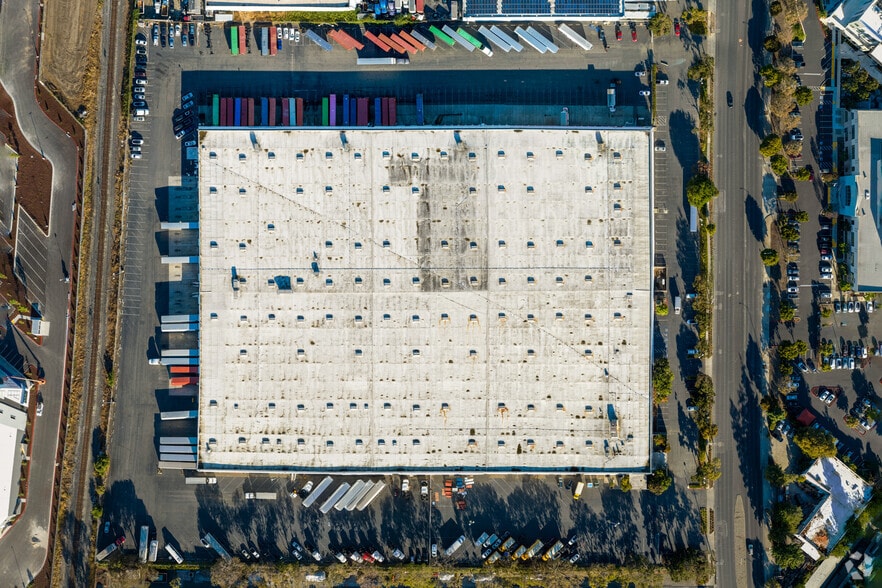 More Photos Of 25509 Industrial Blvd, Hayward Distribution For Lease