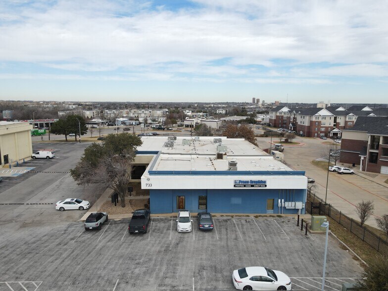 More Photos Of 733 Fort Worth Dr, Denton Office For Sale
