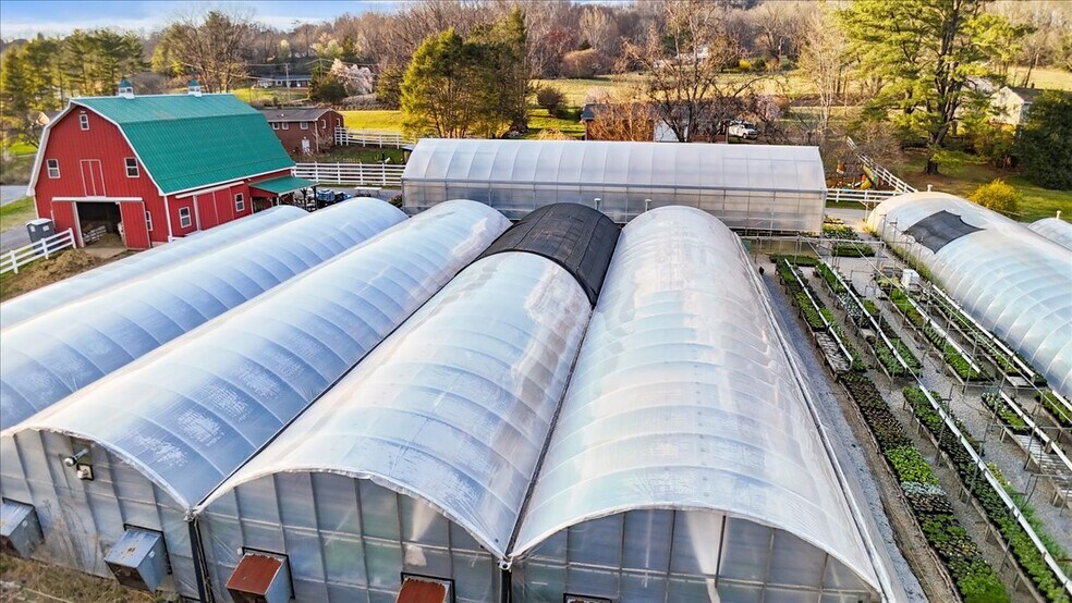 More Photos Of 1356 Coopers Cove Rd, Hardy Specialty For Sale