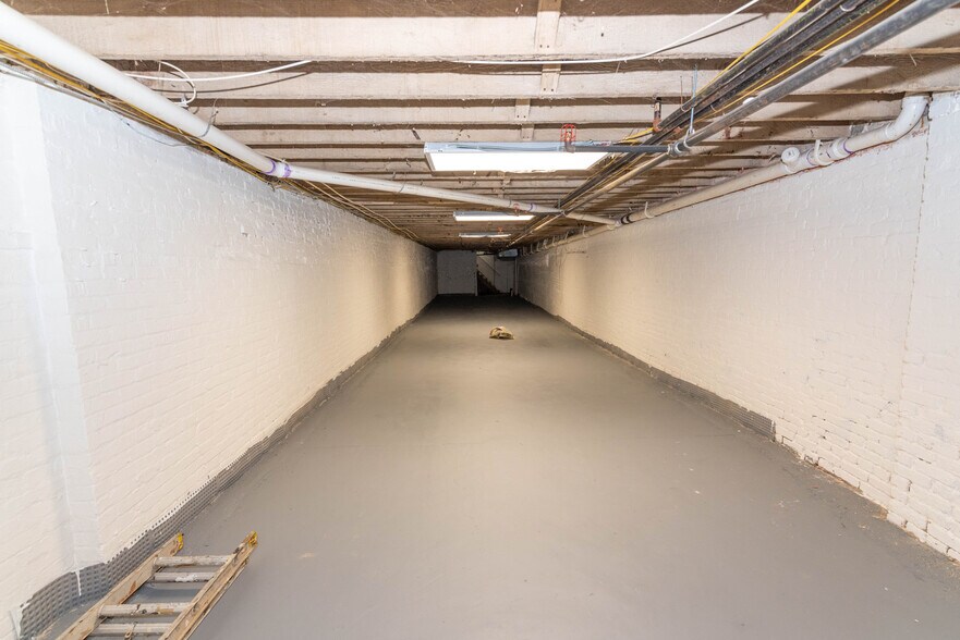 More Photos Of 316 S Broadway, Baltimore Storefront Retail Residential For Sale