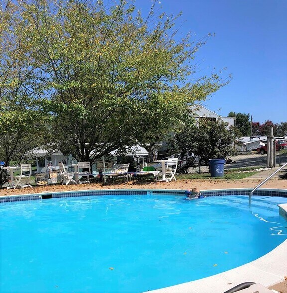 More Photos Of 277 Harbor View Cir, Colonial Beach Marina For Sale