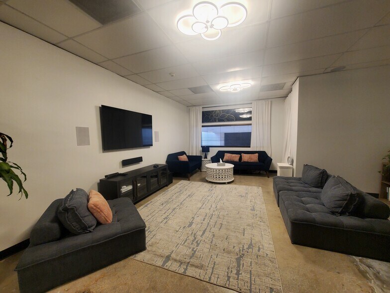 More Photos Of 2121 Market St, Galveston Coworking Space