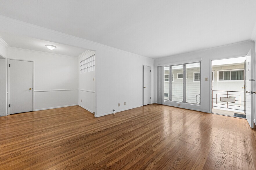 More Photos Of 8536 Saturn St, Los Angeles Apartments For Sale