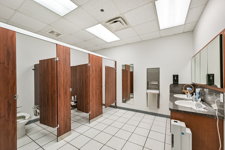 More Photos Of 4701 Preston Ave, Pasadena Office Residential For Sale