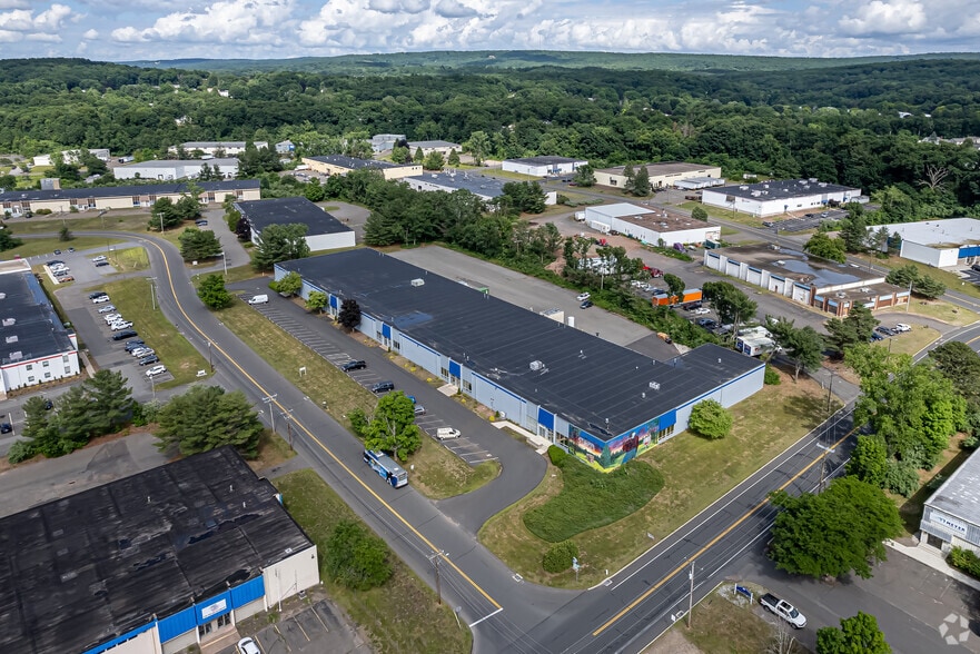 More Photos Of 2-8 Progress Dr, Manchester Warehouse For Lease