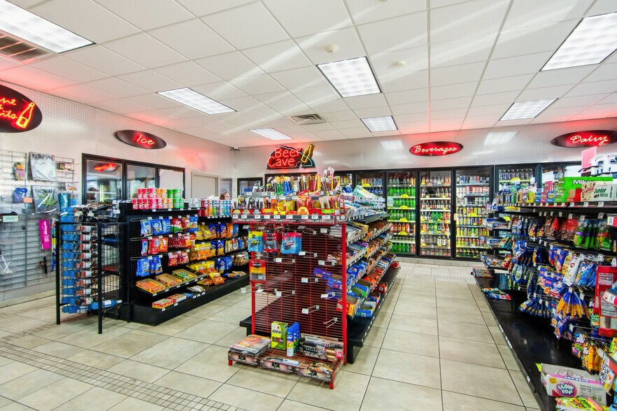 More Photos Of 7 Honey Springs Loop, Brumley Service Station For Sale