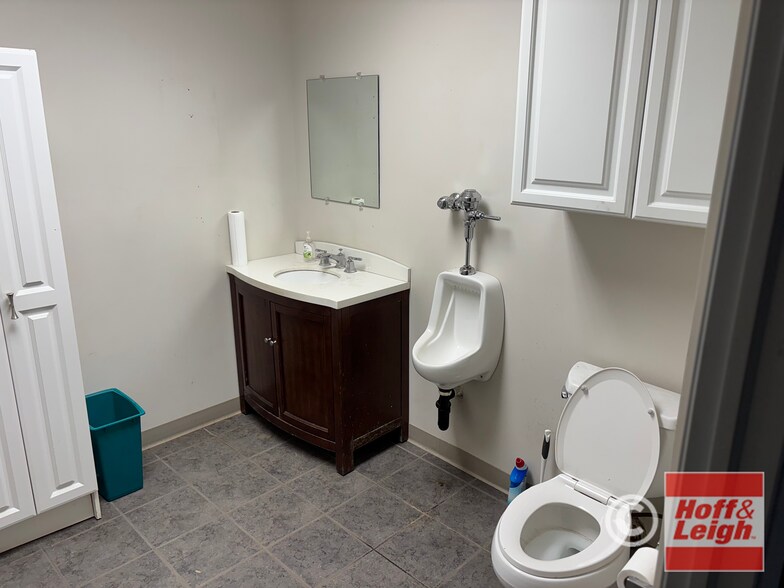 More Photos Of 201 Reed St, Spencer Light Manufacturing For Sale