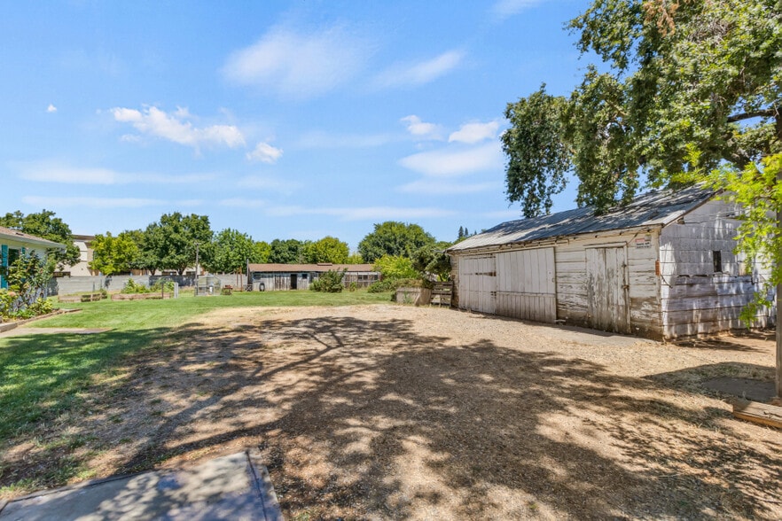 More Photos Of 9455 E Stockton Blvd, Elk Grove Specialty For Sale