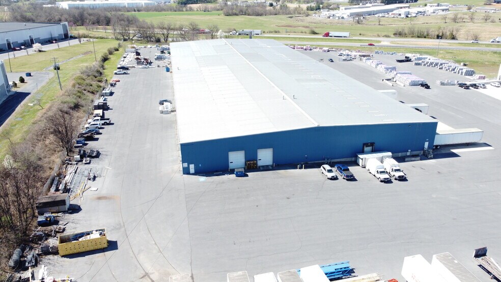 Primary Photo Of 566 Belle Cir, Harrisonburg Warehouse For Lease