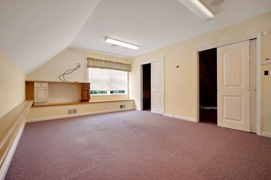 More Photos Of 426 Herbertsville Rd, Brick Office Residential For Sale