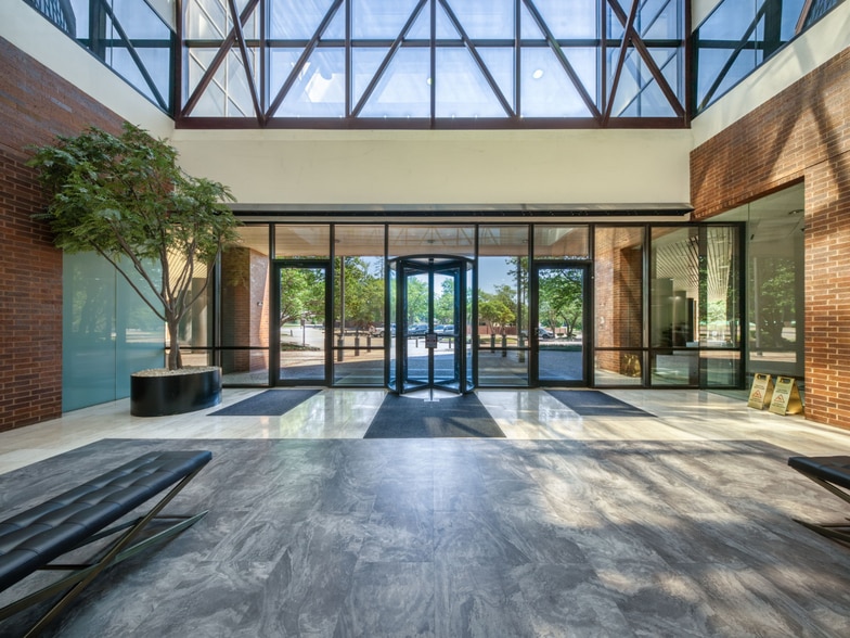 More Photos Of 909 E Southeast Loop 323, Tyler Office For Sale
