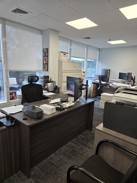 More Photos Of 36 N New York Ave, Huntington Office For Lease