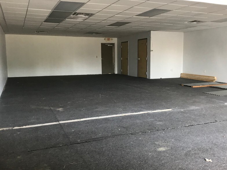 More Photos Of 12565 National Rd, Pataskala General Retail For Lease