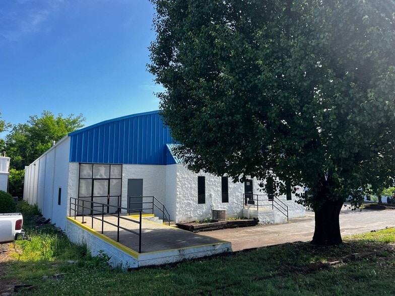 More Photos Of 100 Cummings Ct, Antioch Warehouse For Lease