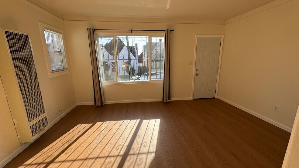 More Photos Of 7300-7302 Ney Ave, Oakland Apartments For Sale