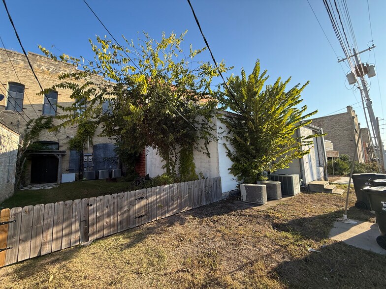 More Photos Of 119 E Main St, Cuero General Retail For Sale