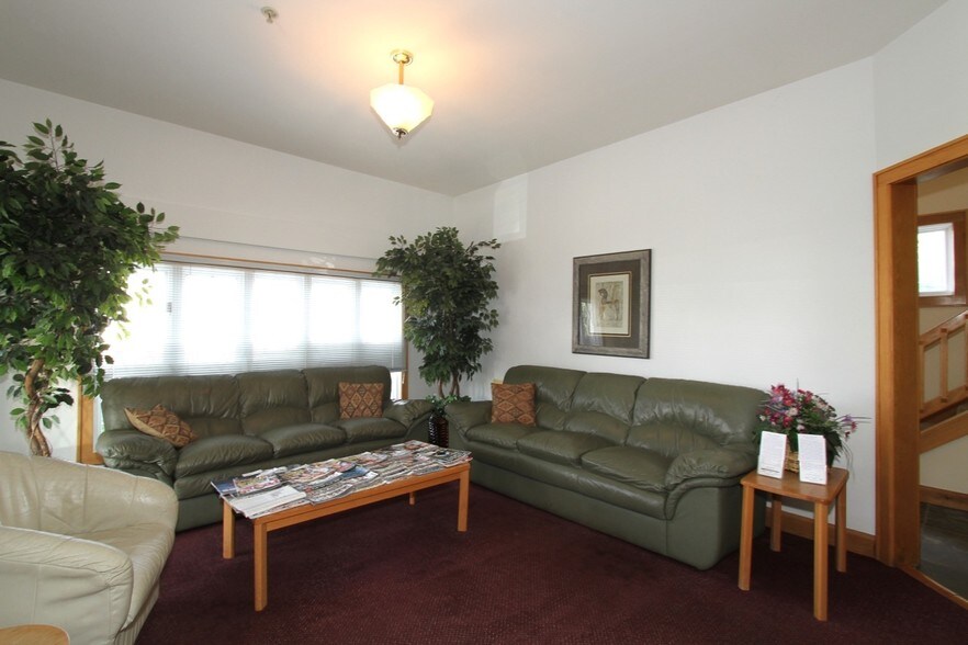 More Photos Of 6110 N Port Washington Rd, Milwaukee Office For Lease