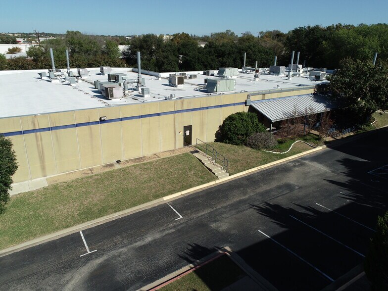 More Photos Of 8609 Cross Park Dr, Austin Office For Lease