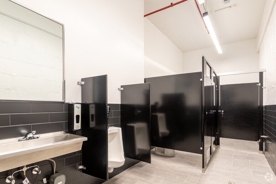 More Photos Of 184-10-184-60 Jamaica Ave, Jamaica Manufacturing For Lease