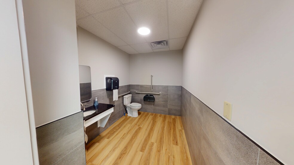 More Photos Of 13594 Monterey Ln, Blue Ridge Summit Office For Lease