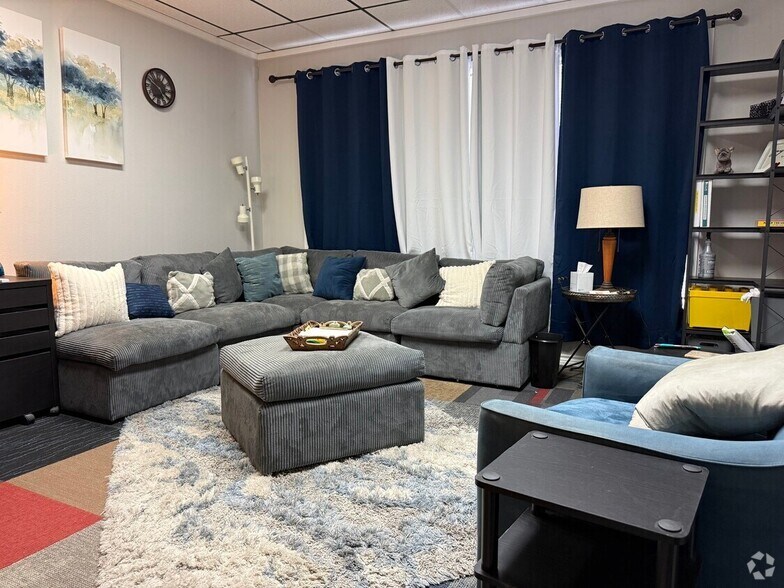 More Photos Of 116 S US Highway 281, Marble Falls Office For Lease