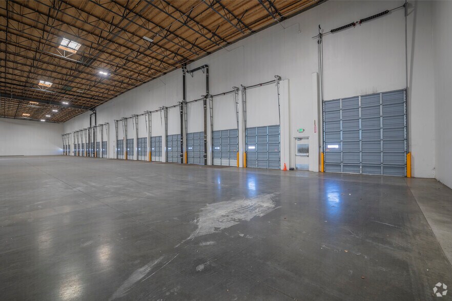More Photos Of 2380 Williams St, San Leandro Warehouse For Lease