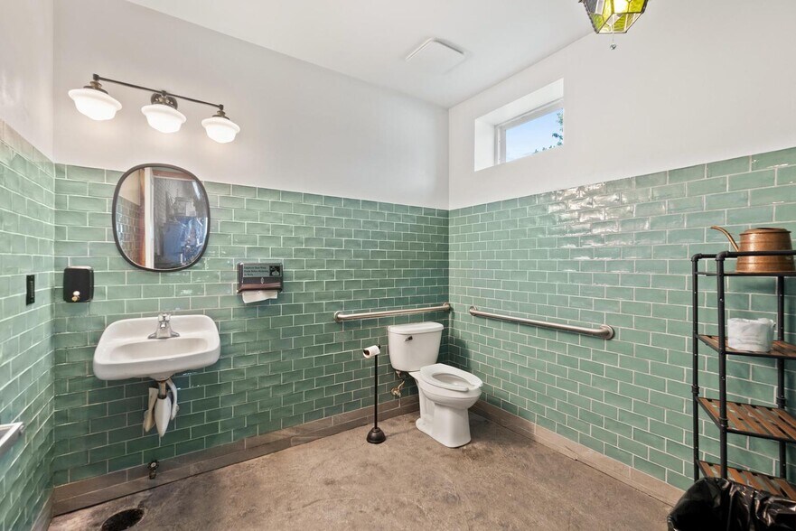 More Photos Of 104 S Main St, Glencoe Storefront Retail Residential For Sale