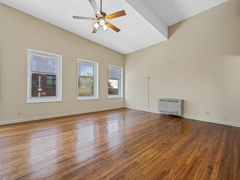 More Photos Of 58 Broadway St, Asheville Storefront Retail Residential For Sale