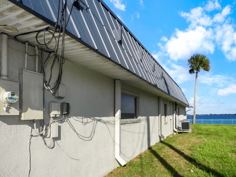 More Photos Of 1331 S Harbor City Blvd, Melbourne Office Residential For Lease