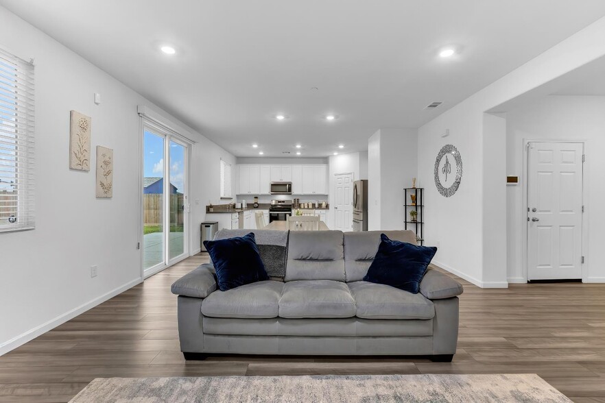 More Photos Of 3600 Pride Way, Stockton Multifamily For Sale