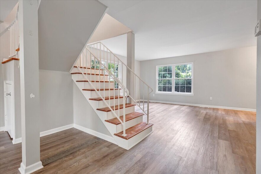 More Photos Of 1702 Elbert Dr, Roanoke Apartments For Sale