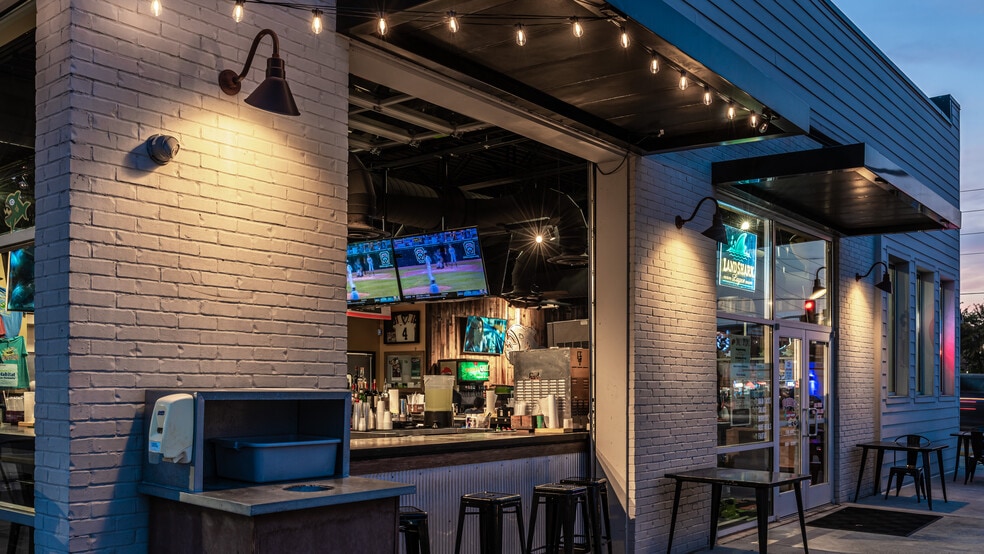 More Photos Of 3002 Hardy St, Hattiesburg General Retail For Lease