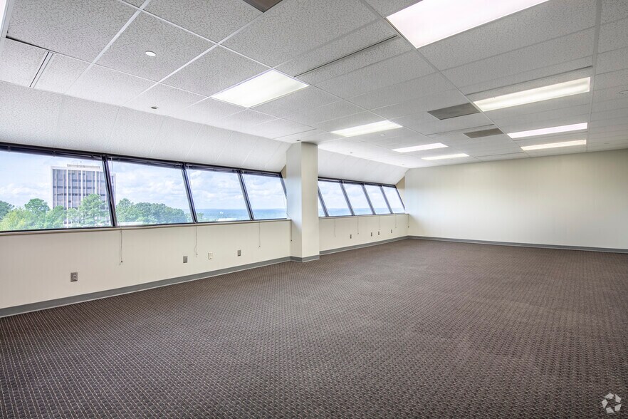 More Photos Of 600 Beacon Pkwy W, Birmingham Medical For Lease