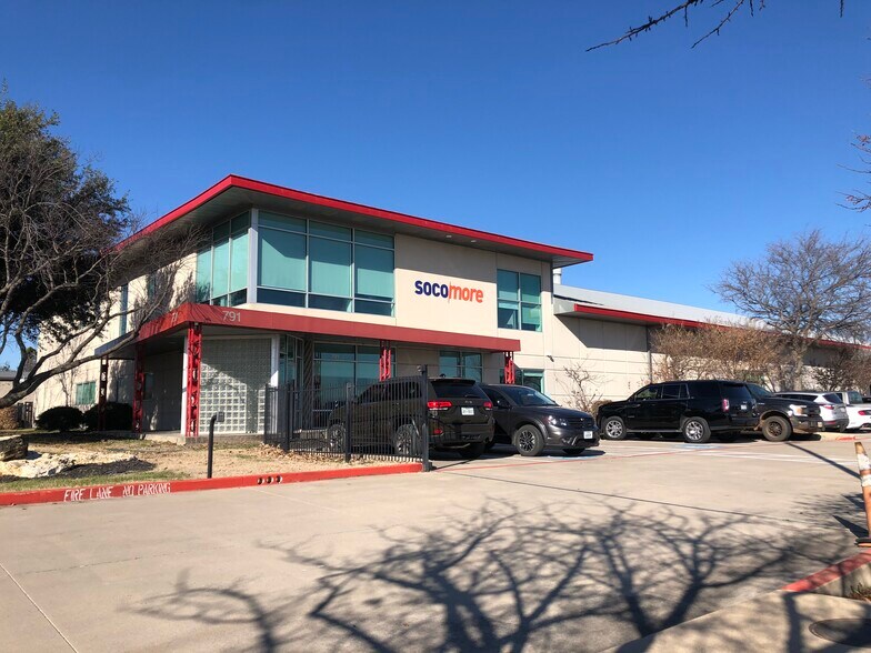 More Photos Of 791 Westport Pky, Fort Worth Warehouse For Lease