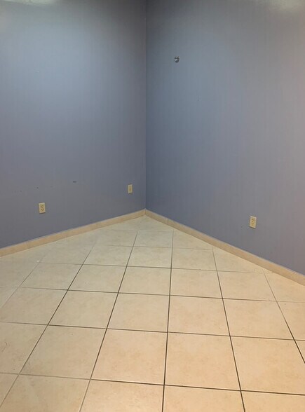 More Photos Of 5333 N Dixie Hwy, Oakland Park Medical For Lease