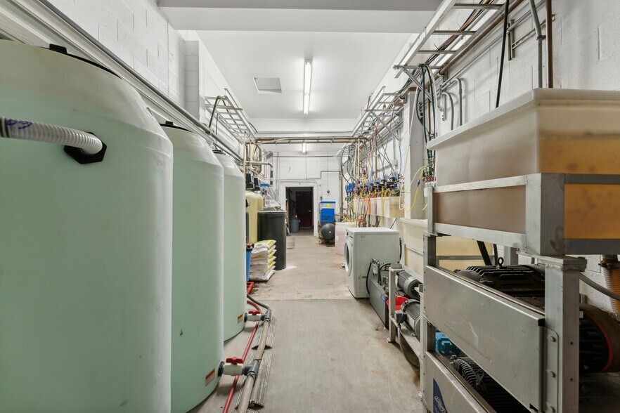 More Photos Of 2068 N Hill Field Rd, Layton Carwash For Sale