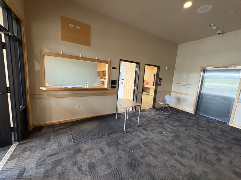 More Photos Of 600 E Railroad Ave, Wasilla Office For Sale